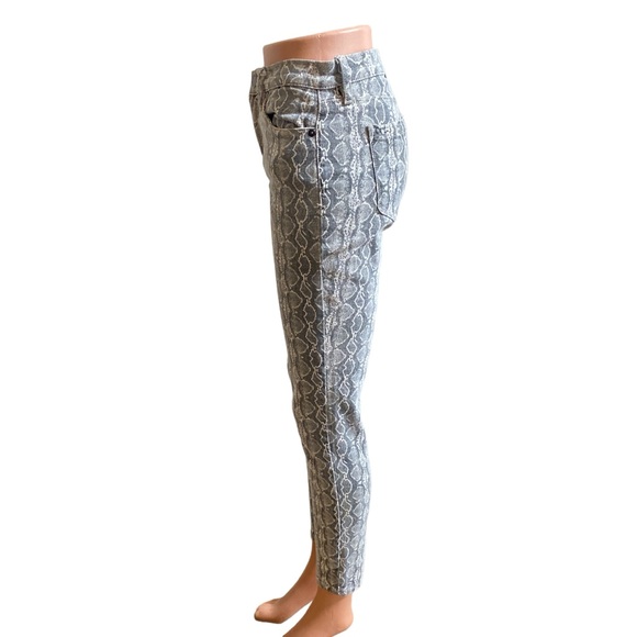 BLANKNYC The Reade Crop in Snake Print, size 26 - Picture 10 of 16